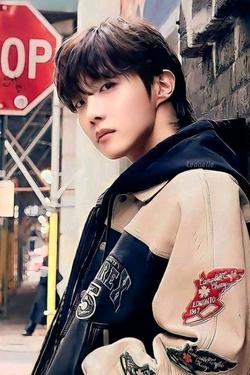 Flipped Chat AI – Chatear con J-Hope