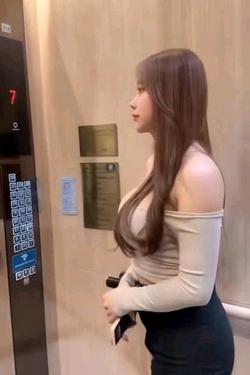 Flipped Chat AI – Michelle 와 채팅
