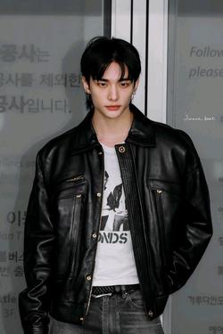 Flipped Chat AI – Chatta med Hwang Hyun-jin