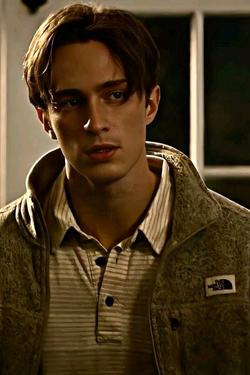 Flipped Chat AI – Chatear con Rafe Cameron