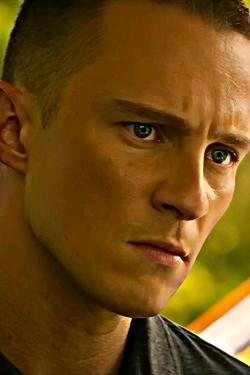 Flipped Chat AI – Bate-papo com Rafe Cameron