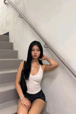 FlippedチャットAI – Kaelin Thorneとチャット