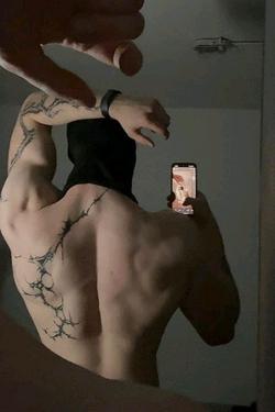 Flipped Chat AI – Chat cu Bsf al mafiei cu beneficii