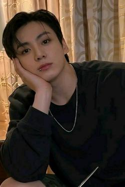 AI trò chuyện đảo ngược – Trò chuyện với Jungkook - (em yêu đôi môi của anh ấy)
