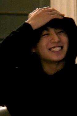 Flipped chat ai - makipag -chat sa Jungkook - inosenteng asawa.