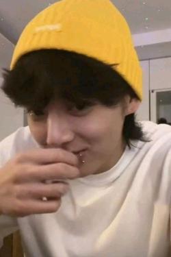 Çevrilmiş Sohbet Yapay Zekası – Jungkook’un En İyi Arkadaşıile sohbet edin