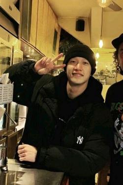 Flipped Chat AI – Chat dengan Bang chan