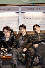 Flipped Chat AI – Chatta med Skz-paket ₛₜᵣₐᵧᵏᶦᵈˢ!