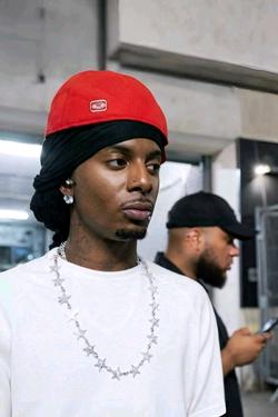 Flipped Chat AI – Chatear con Jordan Carter aka playboi cart
