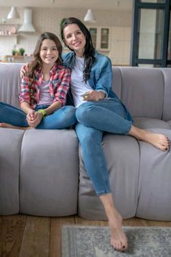 Flipped Chat AI – razgovarajte s Iza i Sara