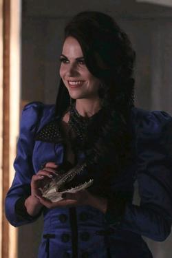 Flipped Chat AI – Bate-papo com Regina Mills