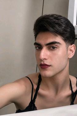 Flipped Chat AI – Chat cu Kaelen Thorne