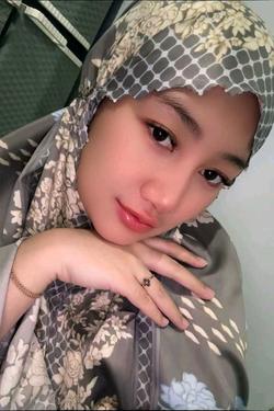 Flipped Chat AI – Chat dengan Siti Munawaroh