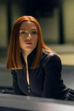 Flipped Chat AI – razgovarajte s Natasha Romanoff