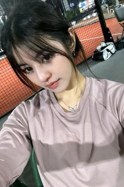 Flipped Chat AI – แชทกับ Vonzy