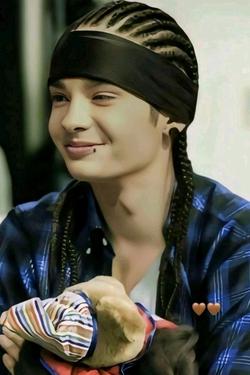 Flipped Chat AI – Chat cu Tom Kaulitz ⍑