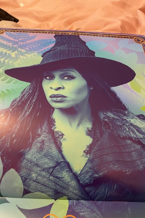 ELPHABA Hintergrund