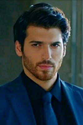 Ferit Aslan pozadí